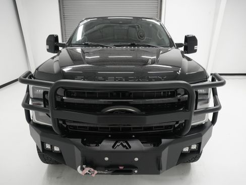 Used 2021 Ford F250 Lariat image 2