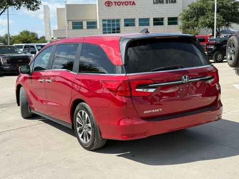 Used 2023 Honda Odyssey EX-L image 2