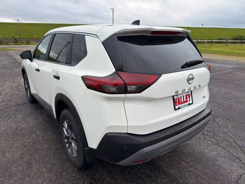 Used 2023 Nissan Rogue S AWD/4WD image 8