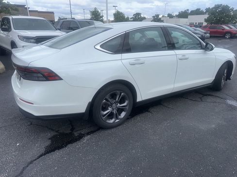 Used 2023 Honda Accord EX image 18