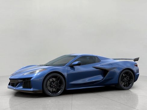 Used 2027 Chevrolet Corvette Z06 RWD image 2