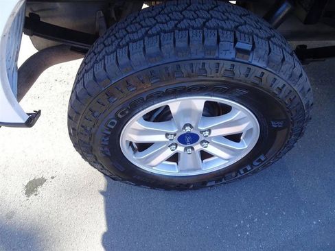 Used 2017 Ford F150 XLT w/ Trailer Tow Package image 12