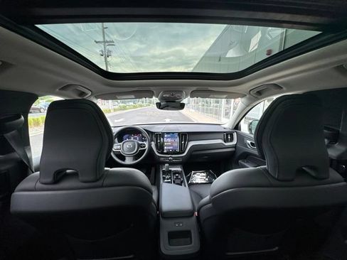 Used 2025 Volvo XC60 B5 Plus AWD/4WD image 18