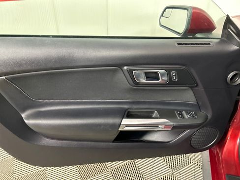 Used 2019 Ford Mustang Coupe image 11