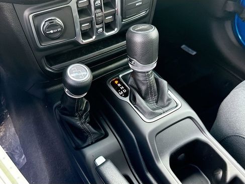 New 2026 Jeep Gladiator Sport image 17