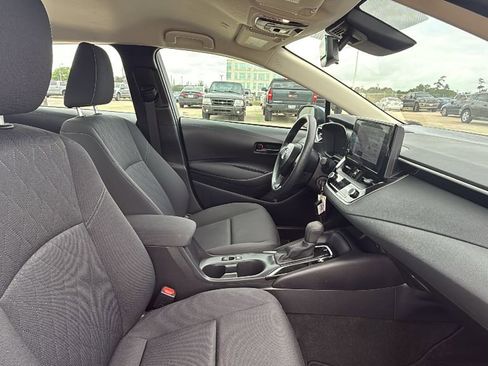 Certified 2025 Toyota Corolla LE image 31