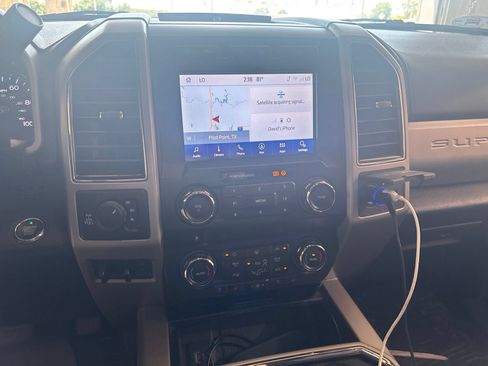 Used 2020 Ford F250 Lariat w/ Lariat Ultimate Package AWD/4WD image 9