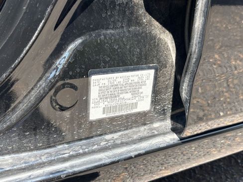 Used 2025 Nissan Versa SV FWD image 27