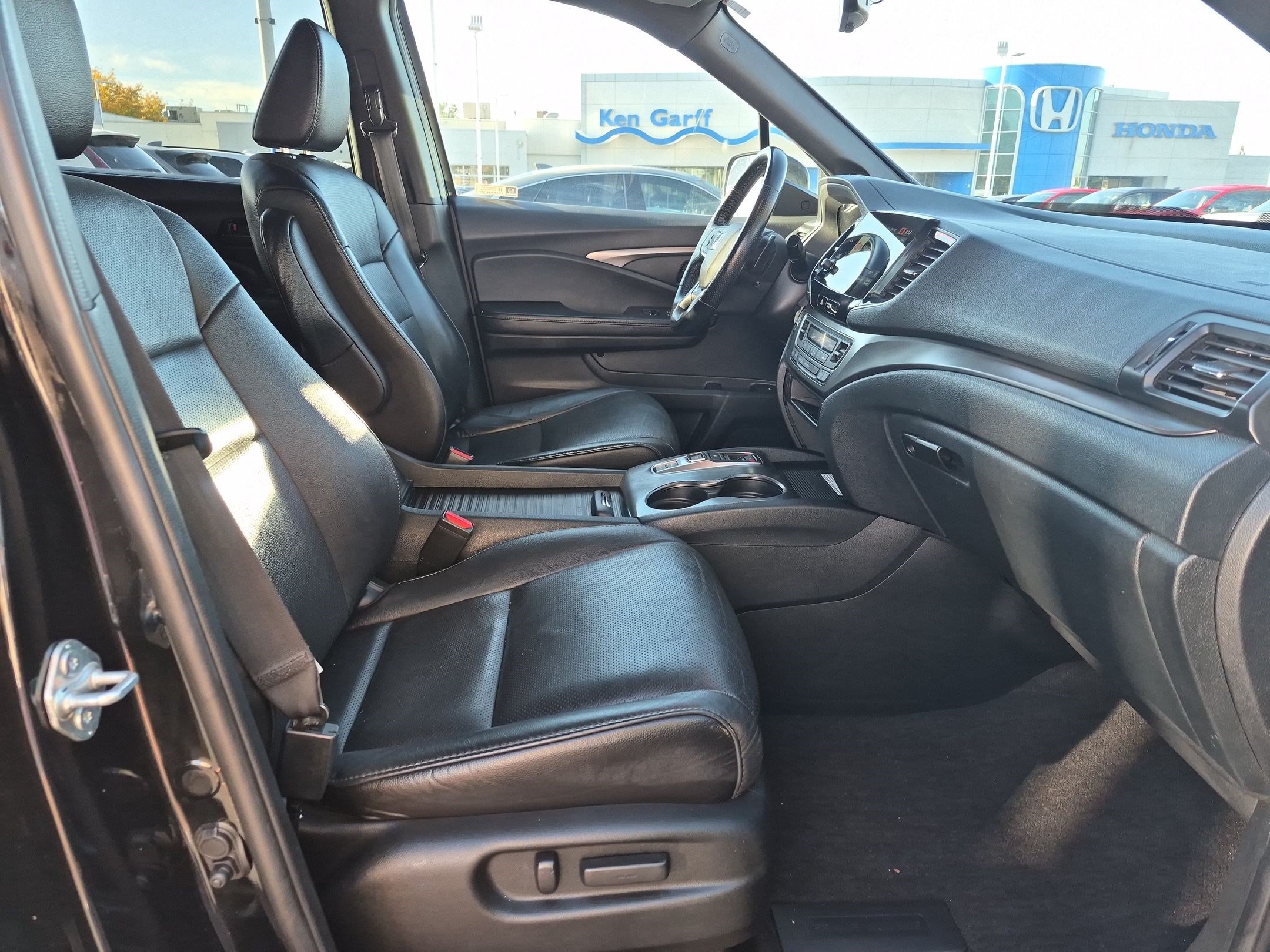 Used 2023 Honda Passport EX-L image 31