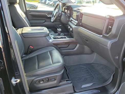 Used 2022 GMC Sierra 1500 SLT image 18