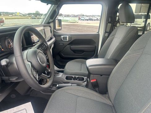 Used 2024 Jeep Wrangler Sport S image 11