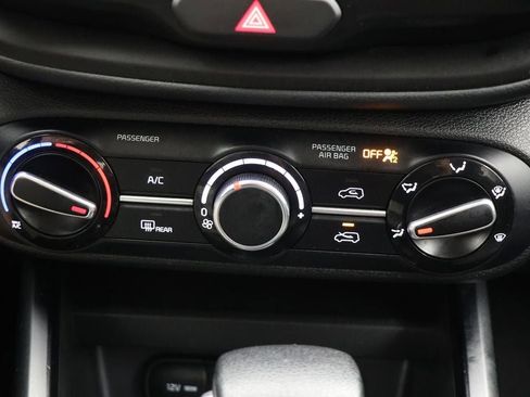 Used 2025 Kia Soul LX w/ LX Technology Package image 22