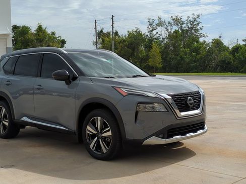 Used 2022 Nissan Rogue Platinum w/ Head-Up Display Package FWD image 3
