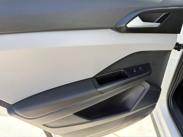 Certified 2023 Volkswagen Taos SE w/ Panoramic Sunroof Package FWD image 8