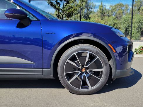 New 2025 Porsche Macan 4 Electric AWD/4WD image 11