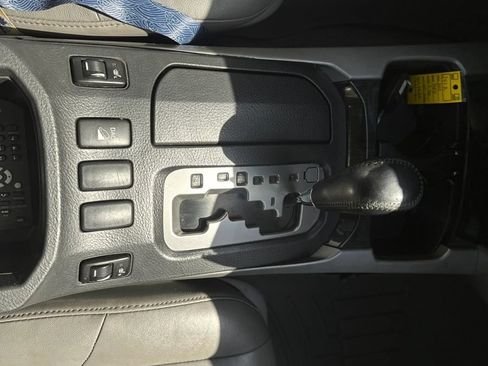 Used 2008 Toyota 4Runner Limited AWD/4WD image 25
