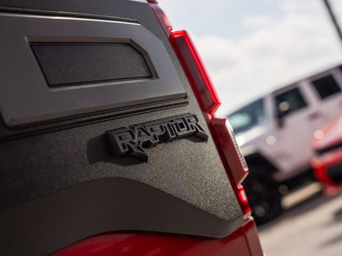 Certified 2020 Ford F150 Raptor w/ Equipment Group 802A Luxury AWD/4WD image 31
