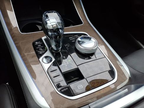 Used 2022 BMW X5 M50i w/ Executive Package image 21