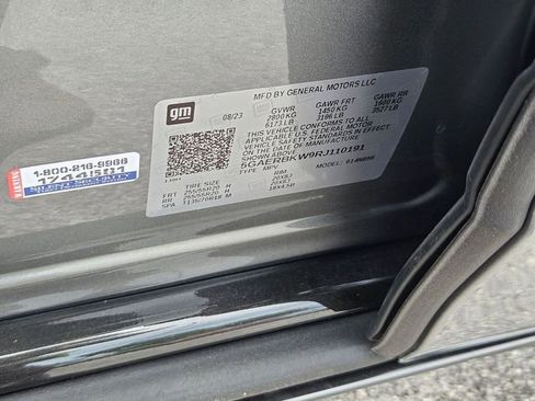 Used 2024 Buick Enclave Essence w/ Experience Buick Package FWD image 33