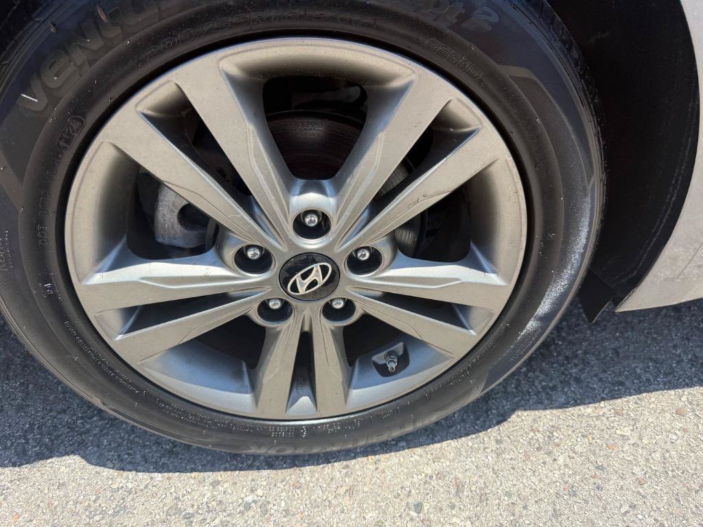Used 2018 Hyundai Elantra Value Edition w/ Cargo Package FWD image 14