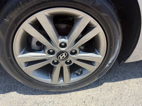 Used 2018 Hyundai Elantra Value Edition w/ Cargo Package FWD image 14