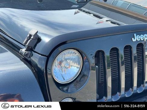 Used 2014 Jeep Wrangler Unlimited Sahara w/ Connectivity Group AWD/4WD image 10