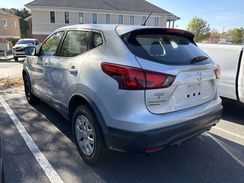 Used 2019 Nissan Rogue Sport S FWD image 9