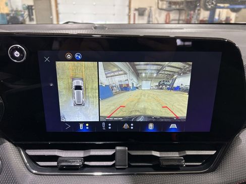 New 2026 Chevrolet Equinox RS w/ Convenience Package III AWD/4WD image 36