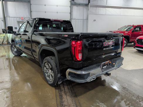 Used 2024 GMC Sierra 1500 SLE w/ Preferred Package AWD/4WD image 4
