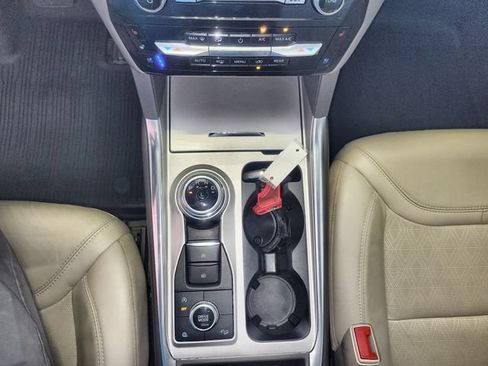 Used 2023 Ford Explorer Platinum w/ Technology Package AWD/4WD image 20