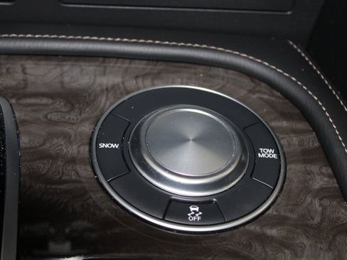 Used 2024 Nissan Armada Platinum w/ Captain's Chairs Package image 47