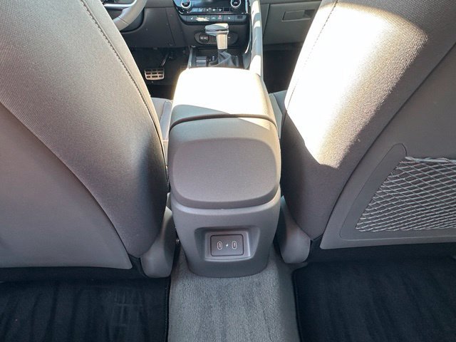Used 2026 Hyundai Elantra SEL Sport Premium FWD image 28