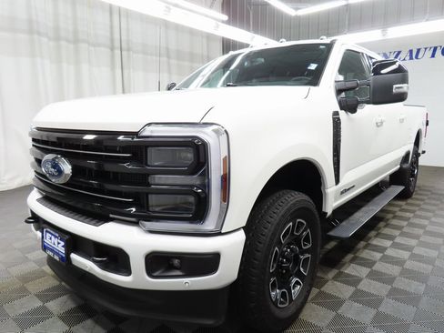 Used 2025 Ford F250 Platinum image 6