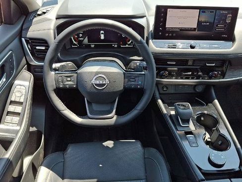 Certified 2025 Nissan Rogue Platinum AWD/4WD image 13