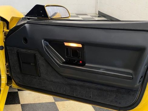 Used 1986 Chevrolet Corvette Convertible image 45