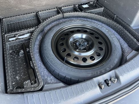 Used 2019 Ford Escape SE image 40