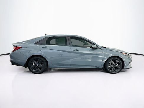 Used 2022 Hyundai Elantra SEL FWD image 10