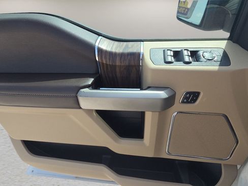 Used 2018 Ford F150 Lariat w/ Trailer Tow Package image 20