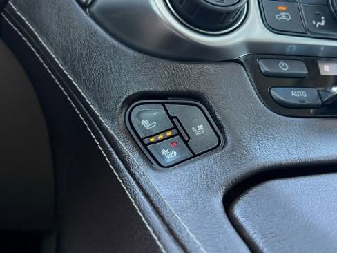 Used 2017 Chevrolet Suburban Premier image 44
