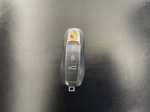 Used 2022 Porsche Macan S image 25