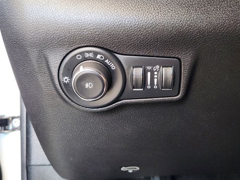 Used 2025 Jeep Compass Limited AWD/4WD image 23