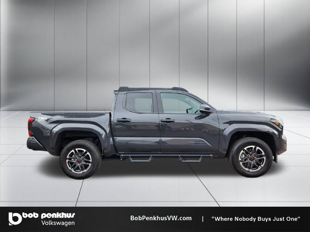Used 2025 Toyota Tacoma TRD Sport w/ TRD Sport Upgrade Package AWD/4WD image 24