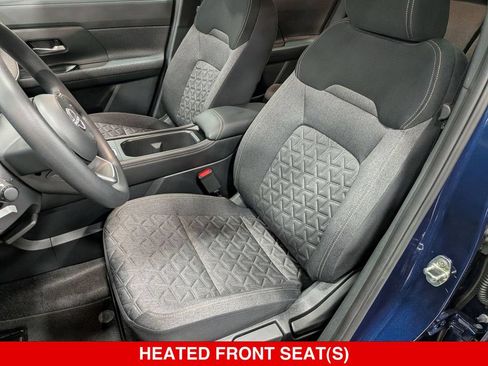 Used 2025 Nissan Kicks SV w/ SV Premium Package AWD/4WD image 13
