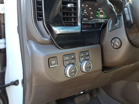 Used 2023 GMC Sierra 1500 SLT w/ SLT Premium Plus Package AWD/4WD image 10