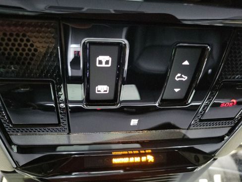 New 2025 Land Rover Range Rover SE image 21