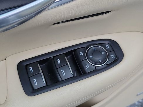 Used 2018 Cadillac XT5 Luxury w/ Driver Awareness Package image 26