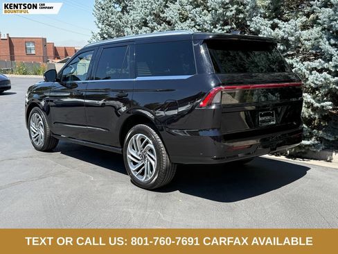 Used 2025 Lincoln Navigator Reserve AWD/4WD image 6
