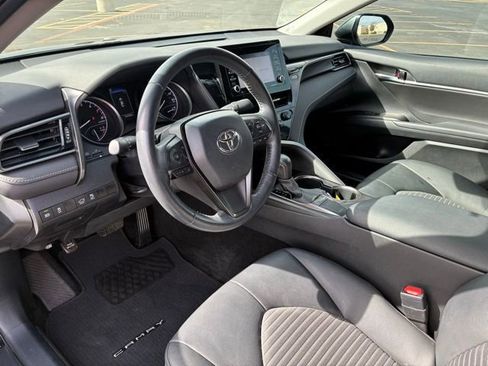 Used 2022 Toyota Camry SE image 11