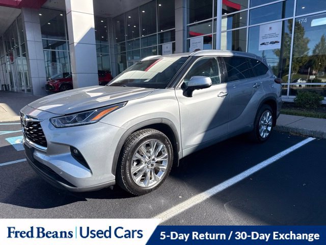 Used 2022 Toyota Highlander Limited AWD/4WD image 19