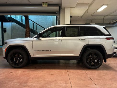 New 2026 Jeep Grand Cherokee Limited w/ Limited Altitude Package image 2